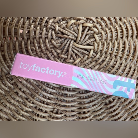 ToyFactory CliqueStick Eye Shadow Crayon in Fantasy - Picture 3 of 6